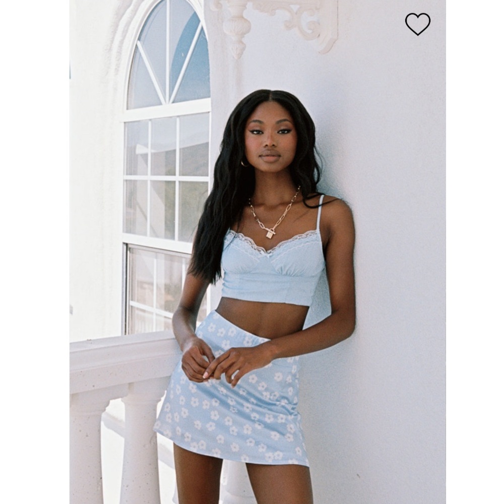 🎄NWOT Princess Polly blue crop top size 6